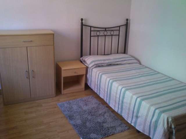 Habitación en piso compartido en alquiler en Puerta del Ángel