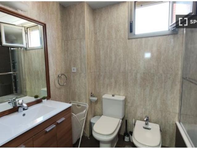 Habitación en piso compartido en madrid