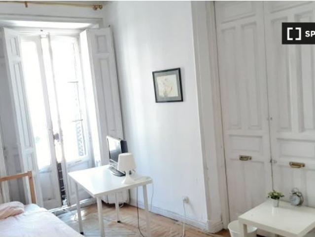 Habitación en piso compartido en madrid