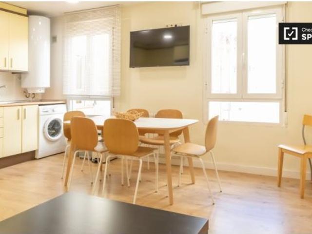 Habitación en piso compartido en madrid