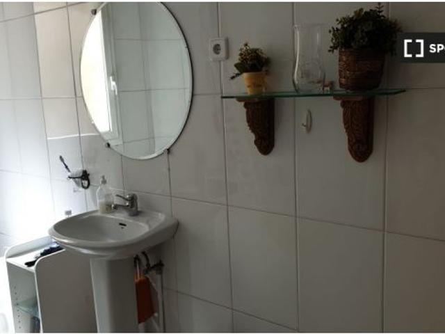 Habitación en piso compartido en madrid