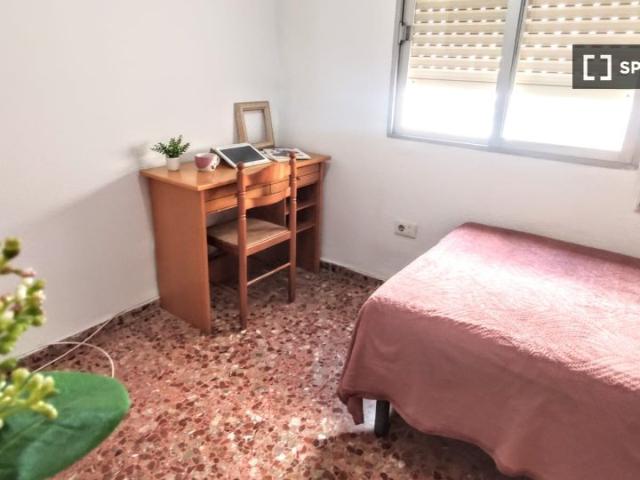Habitación en piso compartido en Montcada, Valencia