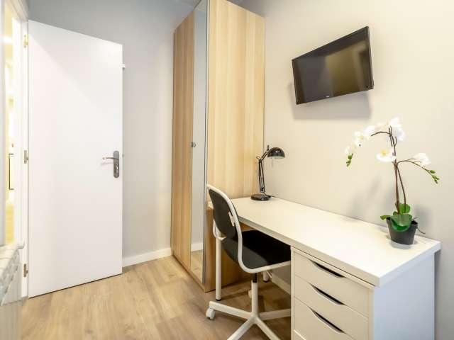 Habitación en piso compartido en Numancia, Madrid