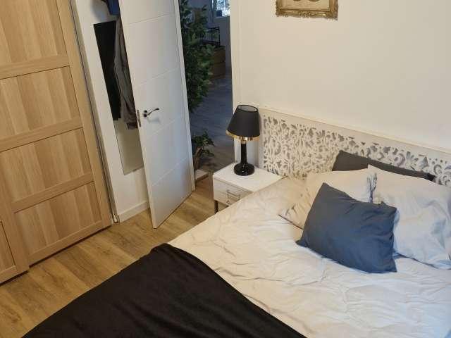 Habitación en piso compartido en Pacífico, Madrid