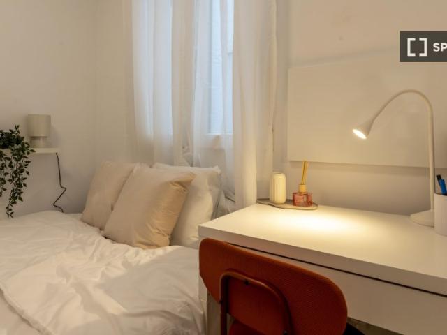 Habitación en piso compartido en Ríos Rosas, Madrid