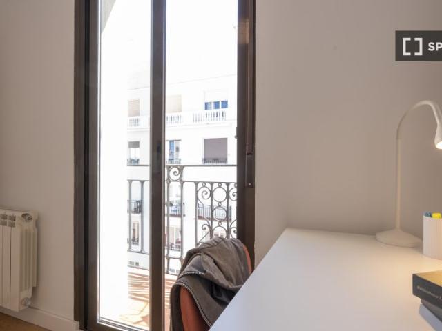 Habitación en piso compartido en Ríos Rosas, Madrid