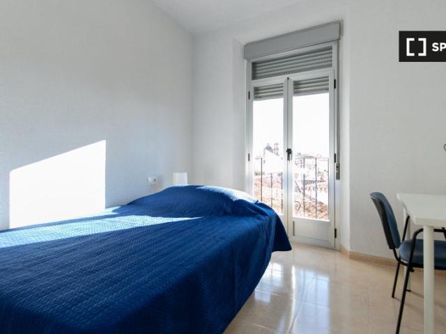 Habitación en piso compartido en San Ildefonso, Granada