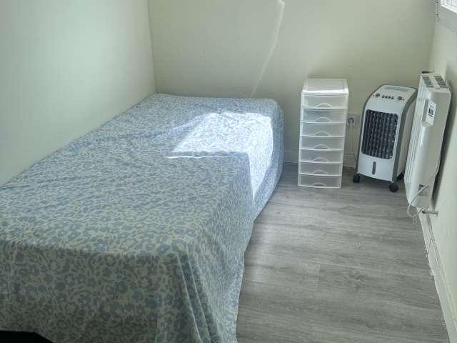 Habitación en piso compartido, Hellín, Madrid