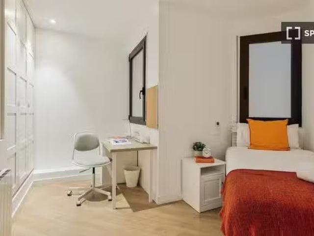 Habitación en piso compartido, l'Antiga Esquerra, Barcelona