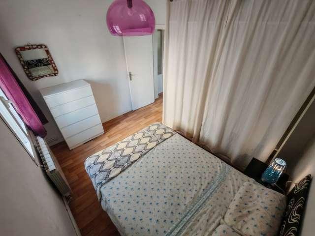 Habitación en piso de 2 habitaciones en alquiler en Los Ángeles, Madrid