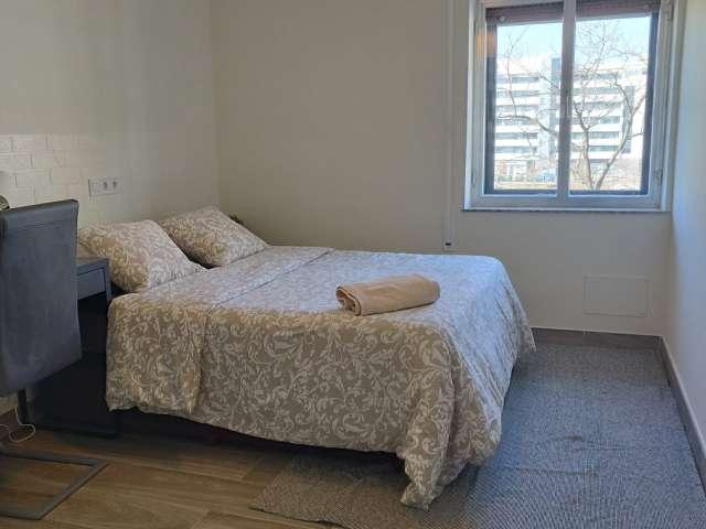 Habitación en piso compartido, Los Ángeles, Madrid