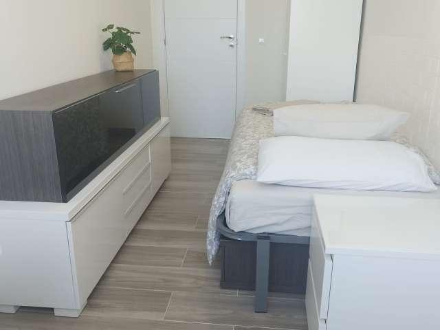 Habitación en piso compartido, Los Ángeles, Madrid