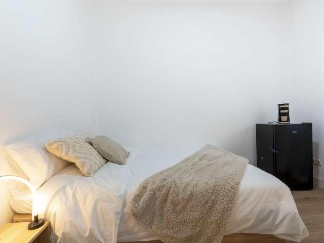Habitación en piso compartido, Ríos Rosas, Madrid