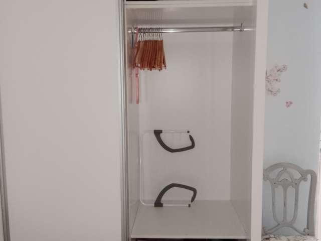 Habitación en piso de 3 dormitorios en alquiler en La Gran Vía