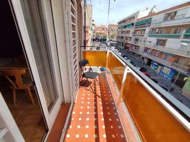 Habitación en piso de 3 dormitorios en alquiler, San Diego, Madrid