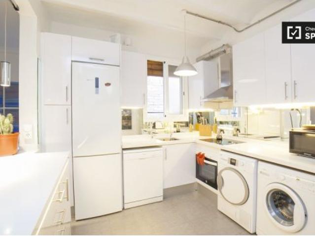 Habitación en piso de 3 dormitorios en el Eixample Dreta