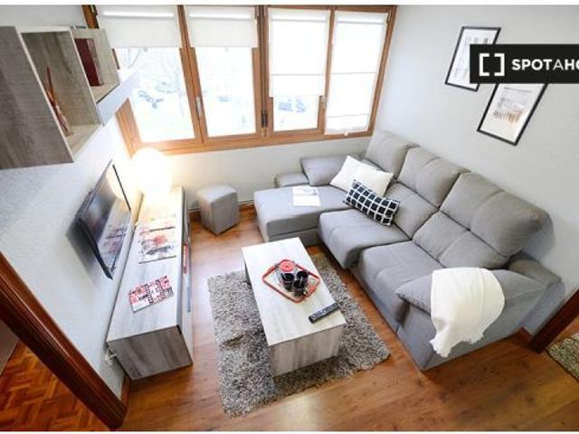 Habitación en piso de 3 dormitorios en Otxarkoaga, Bilbao