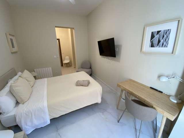 Habitación en piso de 3 habitaciones en alquiler en Embajadores, Madrid