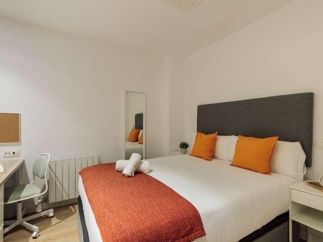 Habitación en piso de 3 habitaciones en alquiler en L'Eixample, Barcelona