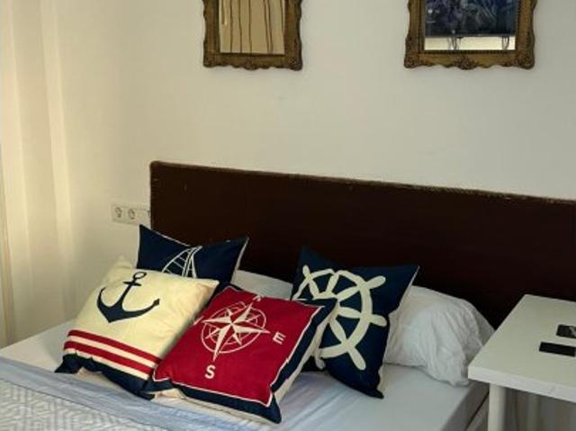 Habitación en piso de 3 habitaciones en alquiler, Hacienda Roldán, Málaga