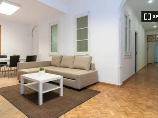 Habitación en piso de 10 habitaciones en L' Esquerra de l' Eixample, Barcelona