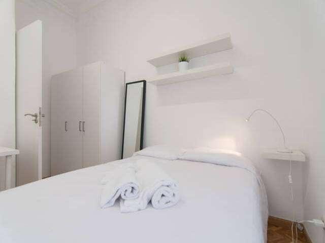 Habitación en piso de 10 habitaciones en L'Esquerra de l'Eixample