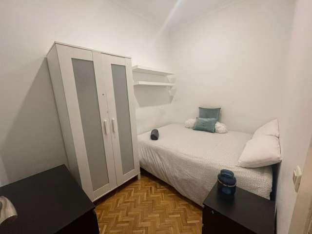 Habitación en piso de 10 habitaciones en L'Esquerra de l'Eixample