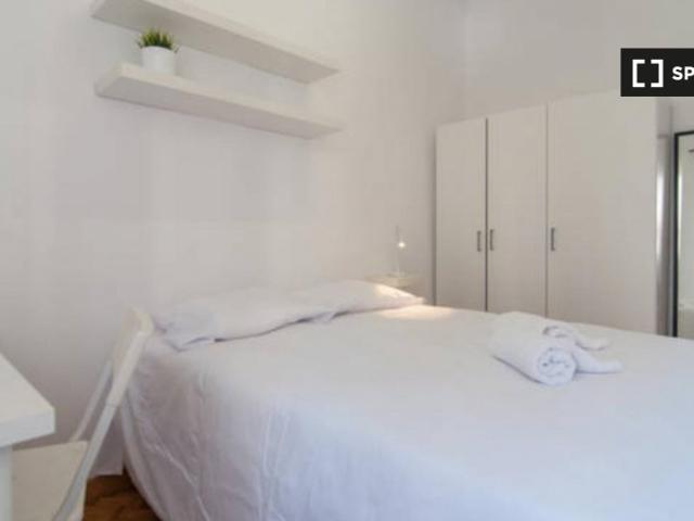 Habitación en piso de 10 habitaciones en L'Esquerra de l'Eixample