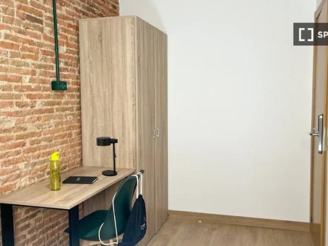 Habitación en piso de 10 habitaciones en San Diego, Madrid