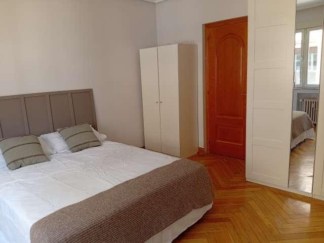Habitación en piso de 1 dormitorio en alquiler en Cortés, Madrid