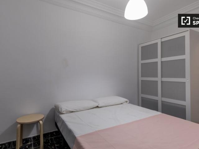 Habitación en piso de 7 dormitorios en El Pla del Real, Valencia
