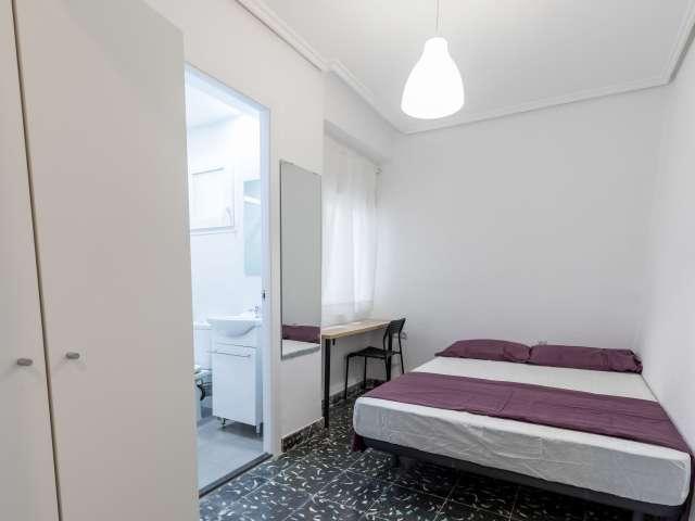 Habitación en piso de 7 dormitorios en El Pla del Real, Valencia