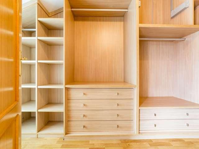 Habitación en piso de 7 dormitorios en El Pla del Real, Valencia