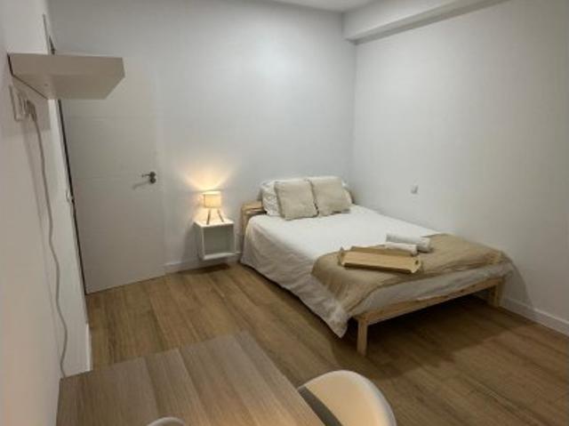 Habitación en piso de 7 habitaciones en alquiler en Triana, Las Palmas