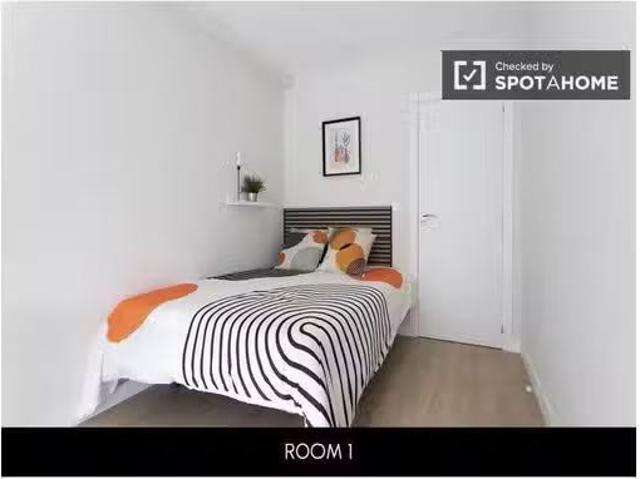 Habitación en piso de 7 habitaciones Vallehermoso, Madrid