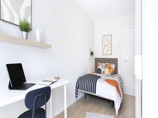 Habitación en piso de 7 habitaciones Vallehermoso, Madrid