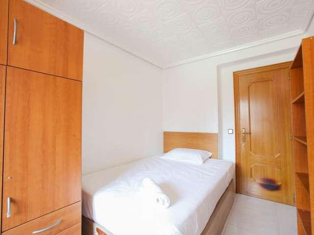 Habitación en piso de 4 dormitorios en Albors, Valencia