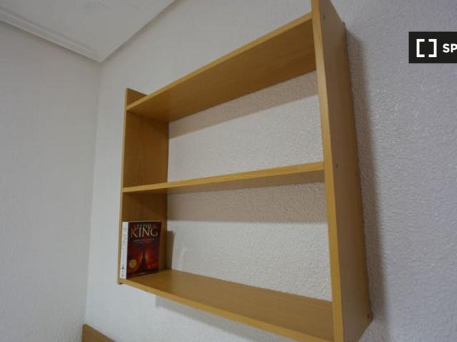 Habitación en piso de 4 dormitorios en Albors, Valencia
