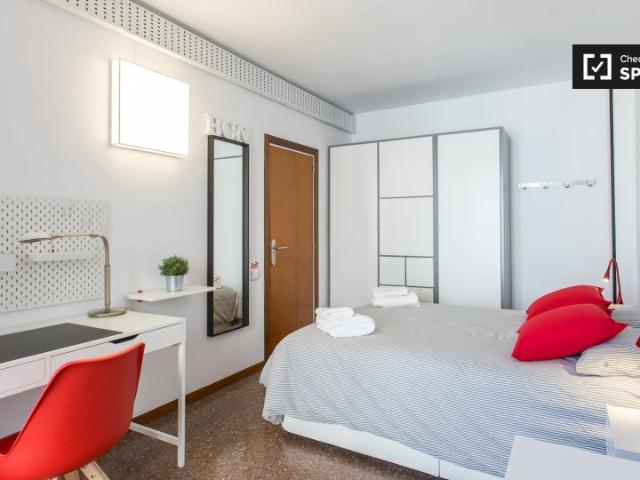 Habitación en piso de 4 dormitorios en el Eixample, Barcelona