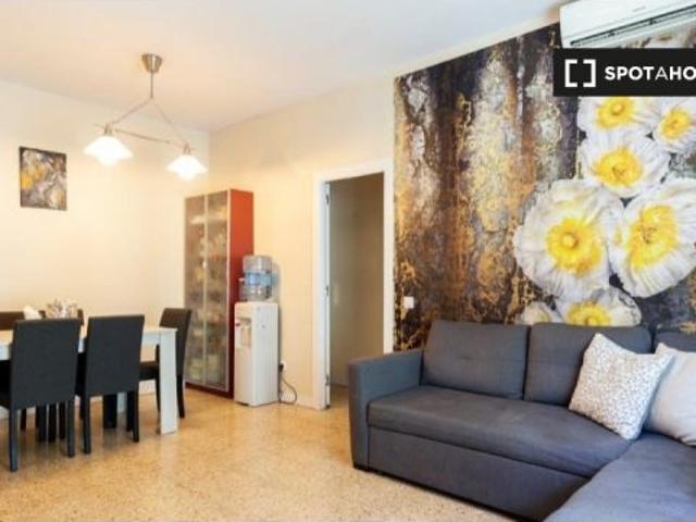 Habitación en piso de 4 dormitorios en el Eixample Dreta