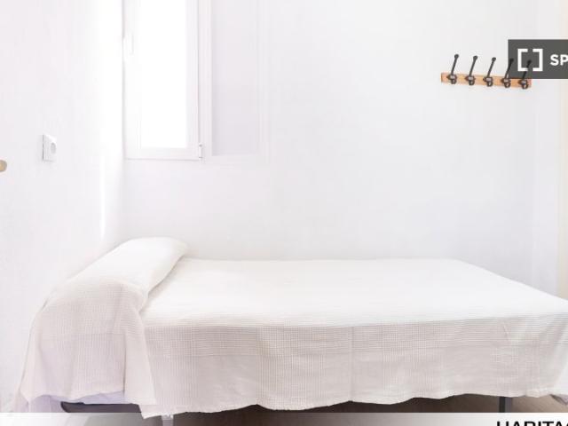 Habitación en piso de 4 dormitorios en Porvenir, Sevilla