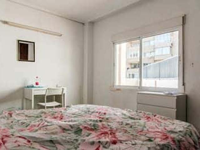 Habitación en piso de 4 habitaciones en Ciutat Universitaria