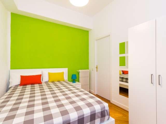 Habitación en piso de 4 habitaciones en Almagro, Madrid