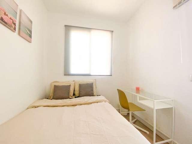 Habitación en piso de 4 habitaciones en alquiler en Castellana, Madrid