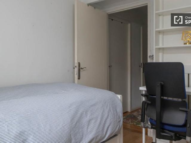 Habitación en piso compartido de 4 habitaciones en alquiler en Hispanoamérica