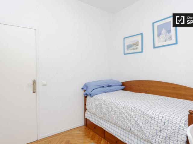 Habitación en piso compartido de 4 habitaciones en alquiler en Hispanoamérica