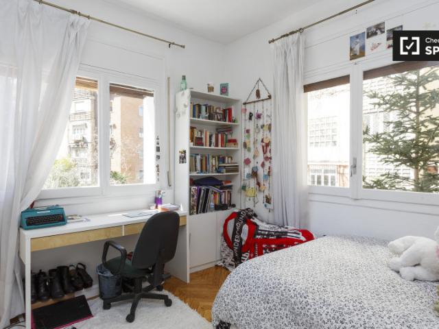 Habitación en piso compartido de 4 habitaciones en alquiler en Hispanoamérica
