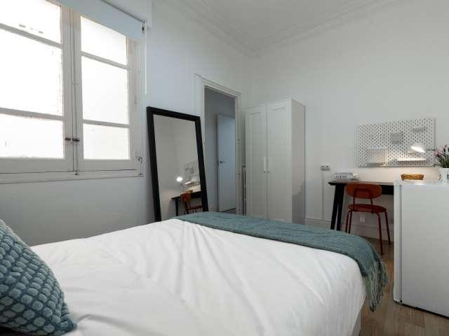 Habitación en piso de 4 habitaciones en Lista, Madrid