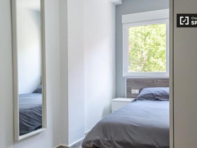Habitación en piso de 5 dormitorios en Algirós, Valencia