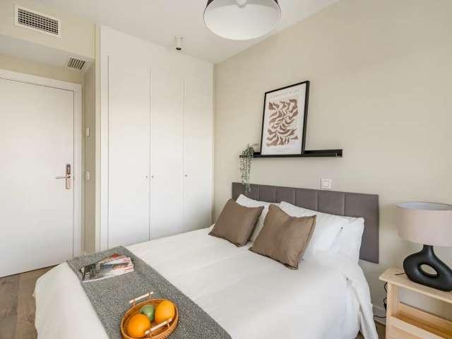 Habitación en piso de 5 habitaciones en alquiler, Almendrales, Madrid